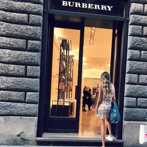 Meet your Posher, Thalia